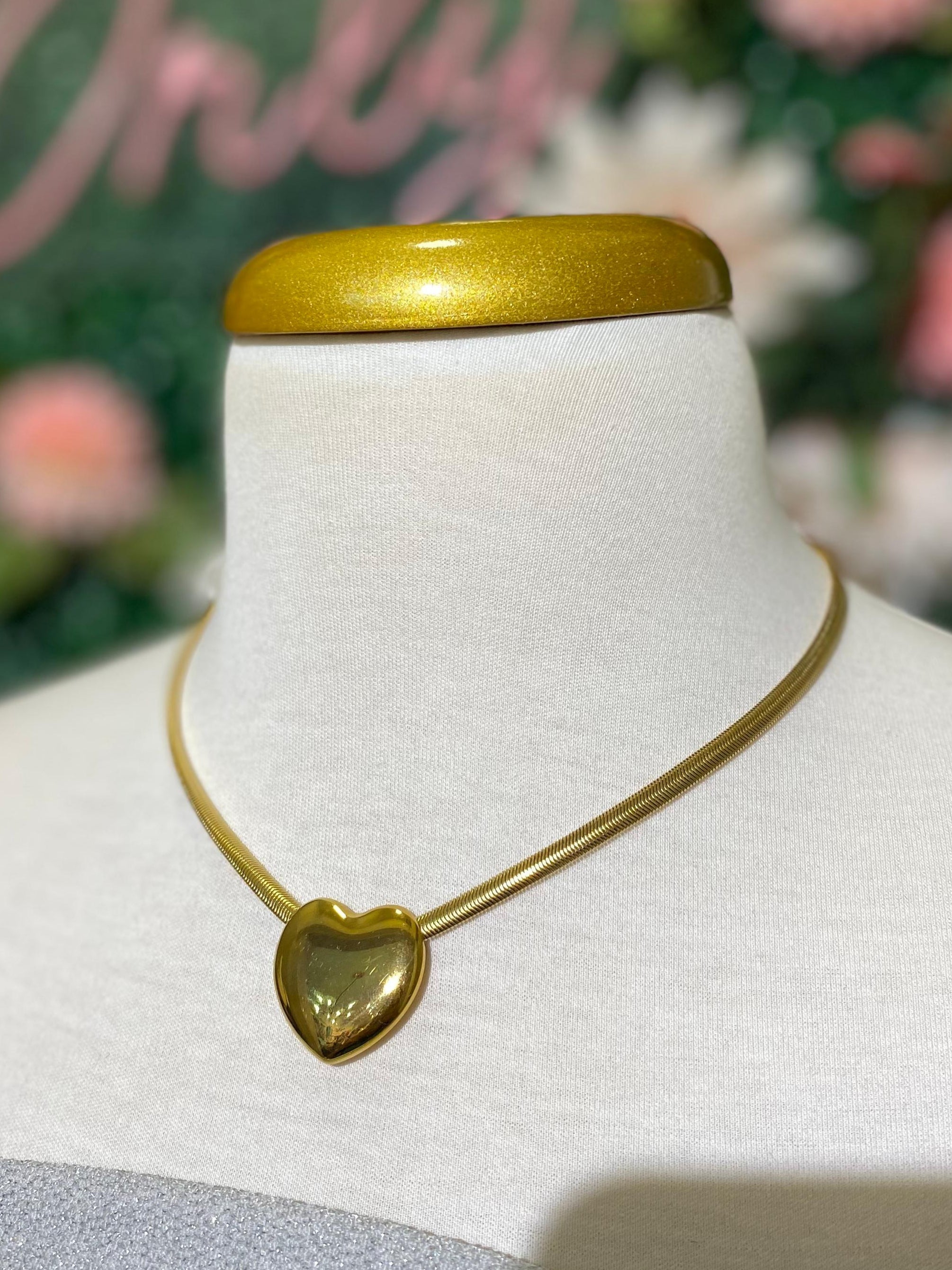 Collar maxi corazon gold