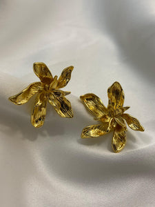 Aretes flores asimetric